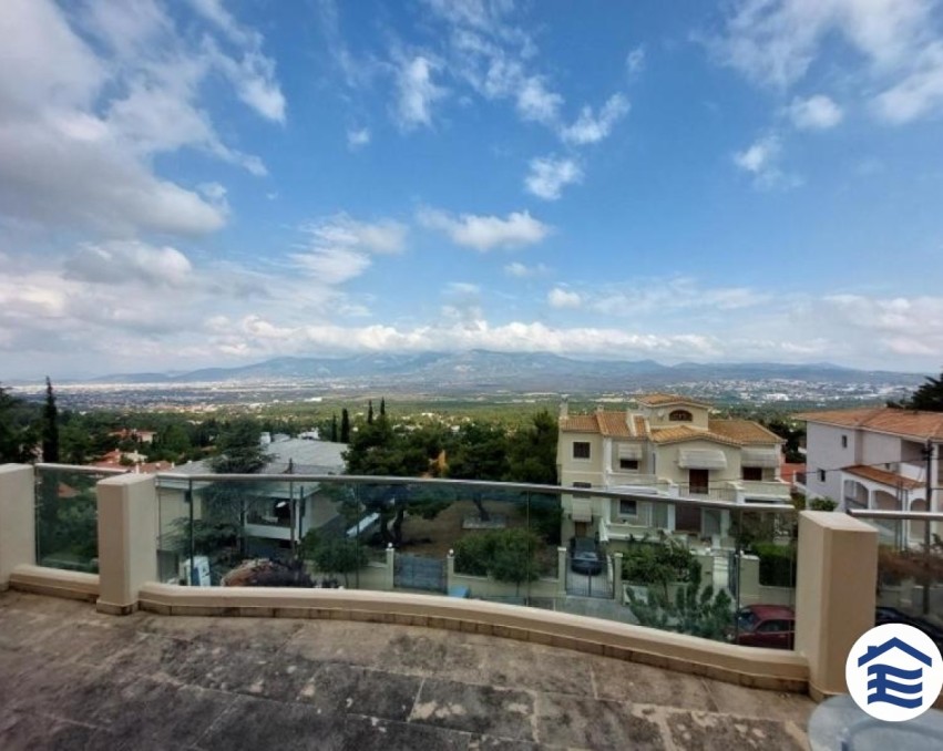 Detached house in Dionisos, Athens