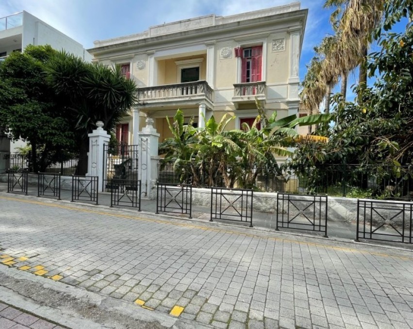 Bâtiment néoclassique à Rhodes