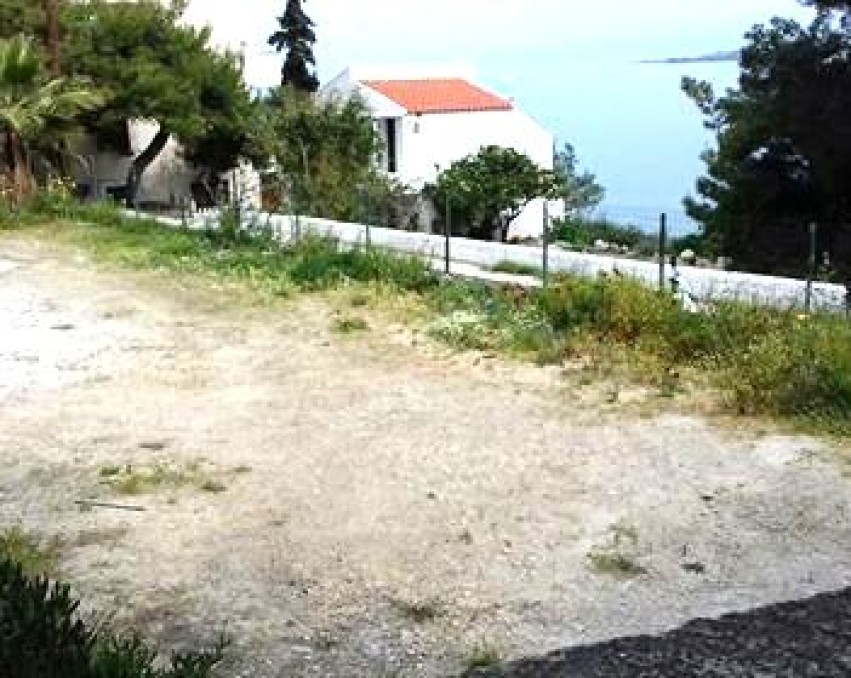 Investment land for sale in Saronikos