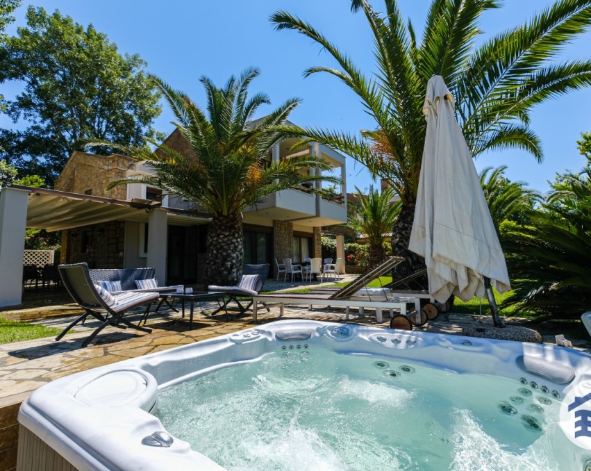 Villa avec plage privée à Néos Marmaras