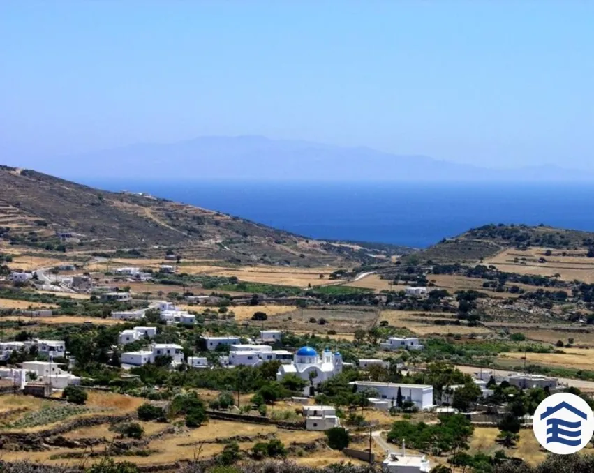 Grundstück in Paros
